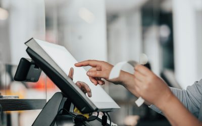 Premier emploi d’été : 4 conversations à avoir avec son adolescent avant son premier quart de travail